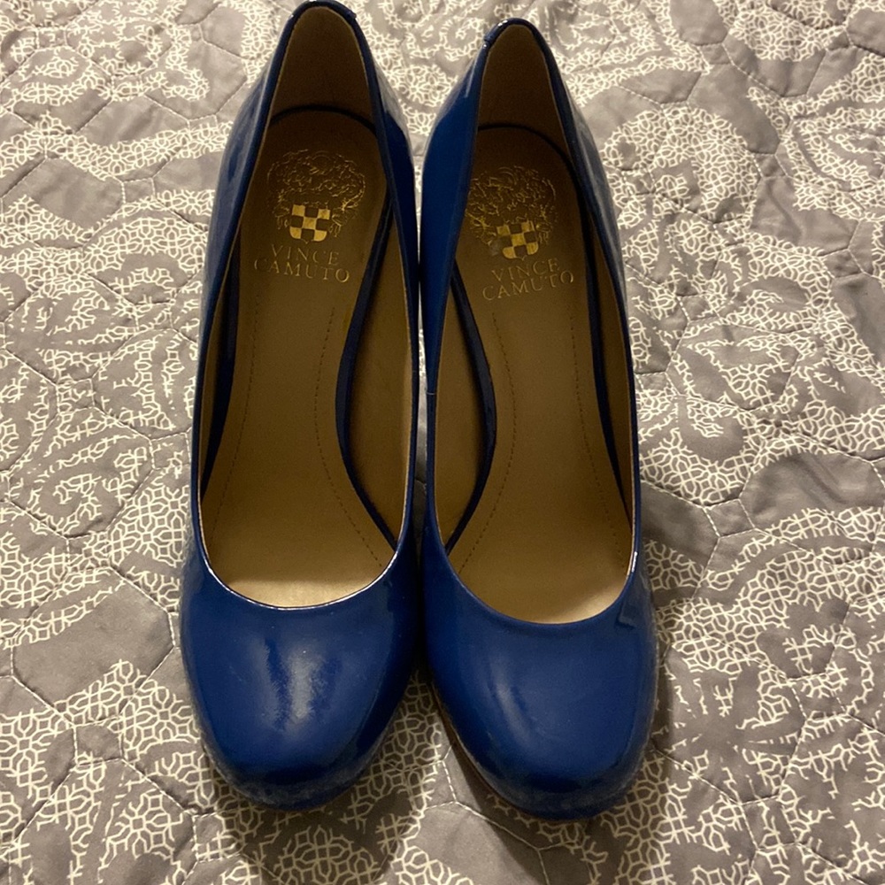 Vince Camuto heels 8.5
